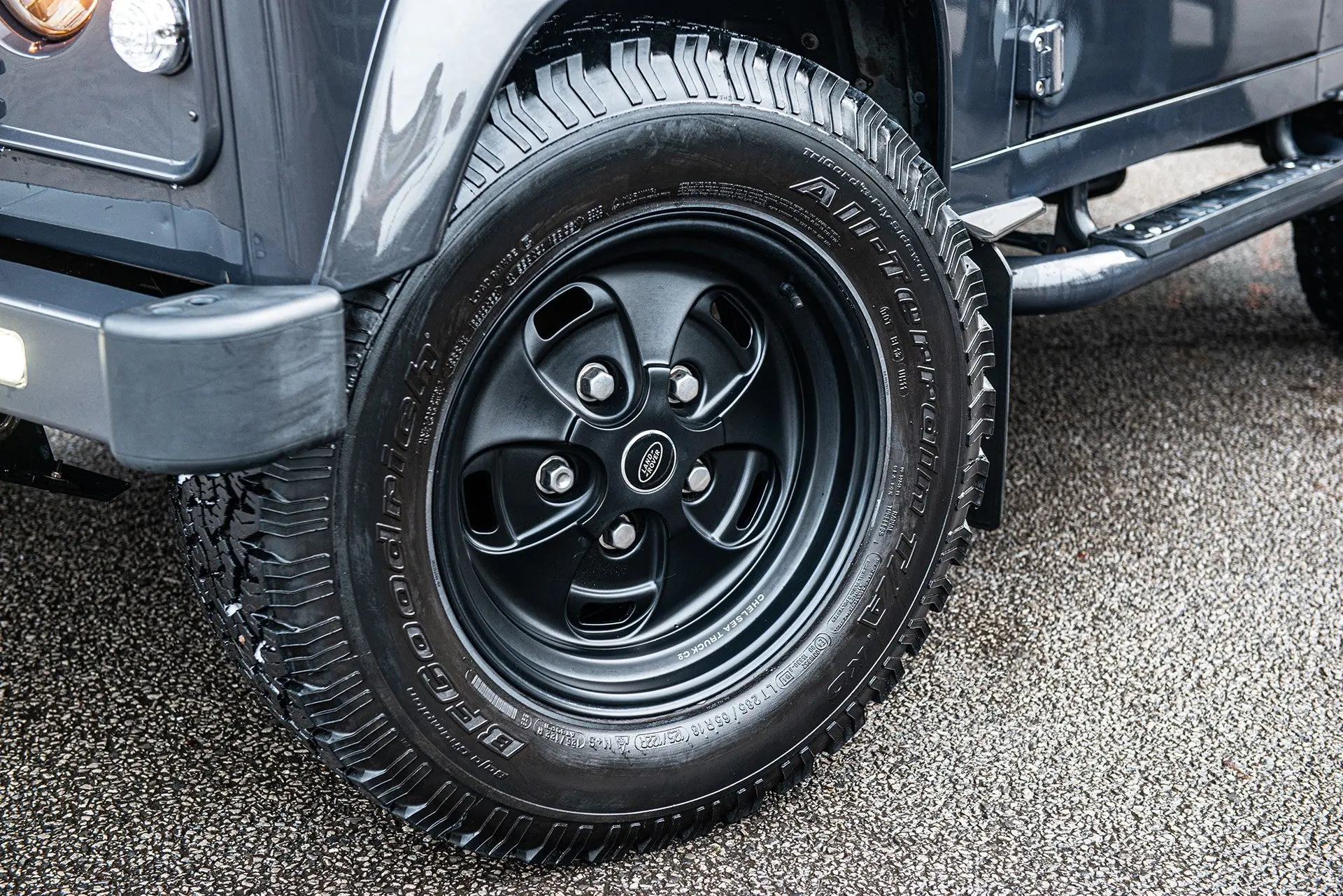 Land Rover Defender 90 (1991-2016) 25mm Suspension Lowering Kit - Image 14